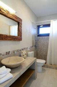 Koupelna v ubytování Infinity Beach House - Kea Villa Rent - Luxury seaside private apt on request