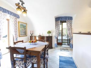 Posezení v ubytování Apartment Casa Orai Mountain View by Interhome + 37 fotografií
