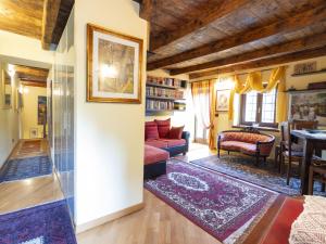 Posezení v ubytování Apartment Casa Orai Mountain View by Interhome