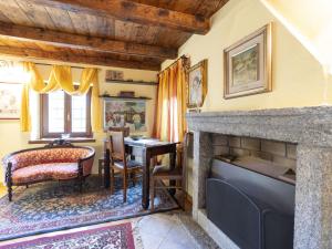 Posezení v ubytování Apartment Casa Orai Mountain View by Interhome