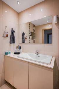 Koupelna v ubytování Spacious 2BD Flat with Secure Free Parking