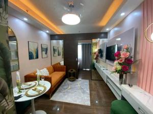 Posezení v ubytování 1br at Air Makati Ayala near Makati med