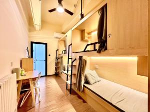 Katil atau katil-katil dalam bilik di East Coast Coffee Inn