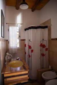 Ένα μπάνιο στο Hospedaje Sauce Linda - Casa Cina Cina +28 φωτογραφίες