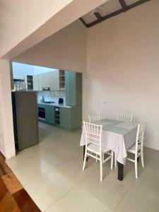 Gallery image of Entire Holiday Home in Shell