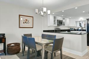 Kuchyň nebo kuchyňský kout v ubytování The Islander - 2F by Sea Scape Properties