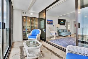 TV a/nebo společenská místnost v ubytování The Islander - 3D by Sea Scape Properties