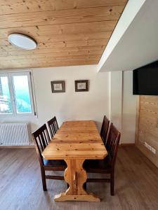 TV i/ili zabavni centar u objektu Chalet Luegistal