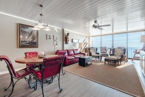 Posezení v ubytování The Islander - 6B by Sea Scape Properties