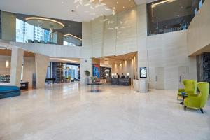 Lobby o reception area sa Wyndham Grand Istanbul Levent
