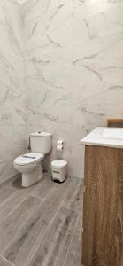 A bathroom at Marlenghi Apartments 70