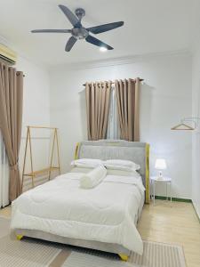 Katil atau katil-katil dalam bilik di Ar-Rayyan With Pool Cherang Homestay Kota Bharu