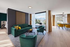 Χώρος καθιστικού στο Essential by Dorint Interlaken - New Opening