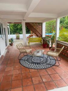 Balkon ili terasa u objektu La Canopée - Appartement F2 avec piscine - vue mer