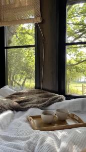 Postel nebo postele na pokoji v ubytování Koppla Cabin + 42 fotografií