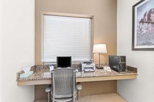 Televisor o centre d'entreteniment de Best Western Apache Junction Inn