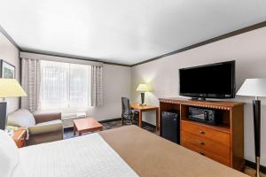 Televisor o centre d'entreteniment de Best Western Apache Junction Inn