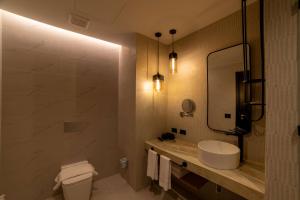 Aiden by Best Western Georgetown Guyana的一间浴室