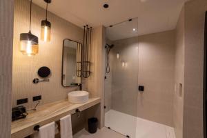 Aiden by Best Western Georgetown Guyana的一间浴室
