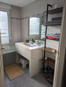 Et badeværelse på Belle Maison de famille en Alsace + 45 billeder