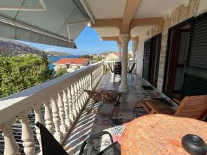 Balkón nebo terasa v ubytování Apartments by the sea Grebastica, Sibenik - 5270