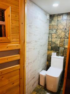 Koupelna v ubytování Cabaña de Lujo en la Naturaleza 10 min del Centro + 37 fotografií