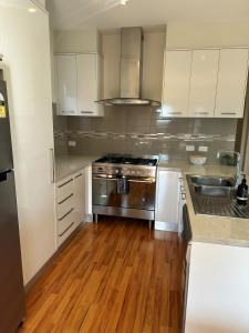 Gallery image of Lbarza Charming Central 2BR Townhouse in Shepparton