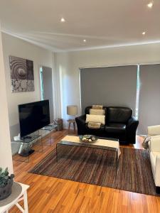 Gallery image of Lbarza Charming Central 2BR Townhouse in Shepparton