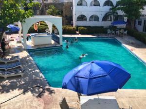 Πισίνα στο ή κοντά στο Suite Victoria Acapulco 3 +3 φωτογραφίες