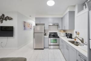 Η κουζίνα ή μικρή κουζίνα στο Basement Suite In Vancouver +14 φωτογραφίες