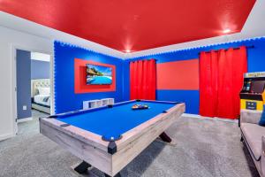 Meja biliar di Mickey's Retreat /Pool With Water Slide/ Game Room