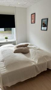 Ένα ή περισσότερα κρεβάτια σε δωμάτιο στο Billund mini hostel room 10 - Tæt på LEGOLAND og LEGO House
