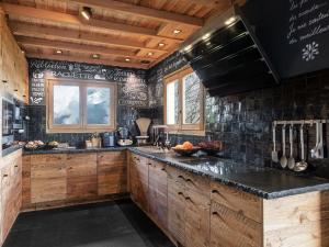 Gallery image of CHALET LES CERISES Jacuzzi, Sauna, Hammam, Cinéma in Cordon