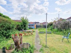 Κήπος έξω από το Luckwell Cottage two bedroom