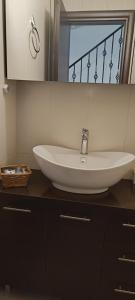 A bathroom at Arhontiko Katerina Spili Még 37 kép