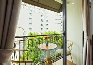 Balkón nebo terasa v ubytování Family Hanoi Hotel