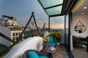 Balkón nebo terasa v ubytování SQ Hang Gai hotel & Spa
