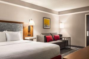 Hampton by Hilton Shelton客房内的一张或多张床位