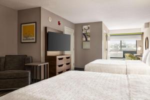 Hampton by Hilton Shelton客房内的一张或多张床位