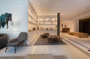 Hotel Theo New Orleans, Tapestry Collection by Hilton的休息区