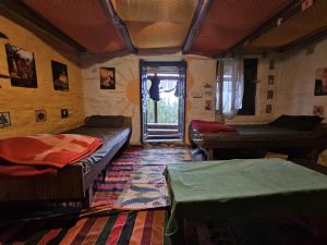 Predel za sedenje v nastanitvi C6manali