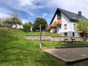 Zahrada ubytování Gîte de la Salamandre - 4 à 8 personnes - Climatisé