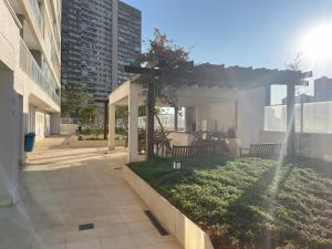 Κήπος έξω από το Blend Apartments