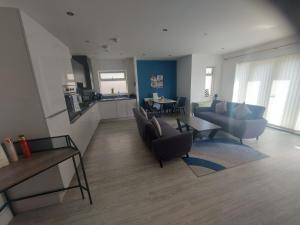 Kuchyň nebo kuchyňský kout v ubytování Luxury 2Bedroom - 2Bath - Prime location - Patio