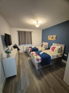 Postel nebo postele na pokoji v ubytování Luxury 2Bedroom - 2Bath - Prime location - Patio
