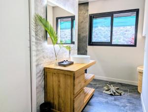 Fotografie z fotogalerie ubytování Luxueuse Villa Calypso - Piscine et vue mer v destinaci Saint-Gilles-les Bains