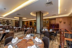 Restaurace v ubytování Athena Hotel Kampala