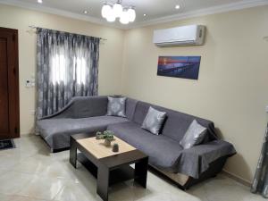 A seating area at Silver Pearl Apartment