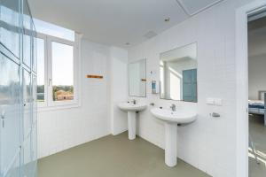 Koupelna v ubytování Albergue Sa Vinyeta + 25 fotografií