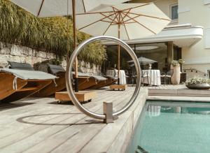 The swimming pool at or close to Hotel Villa Freiheim